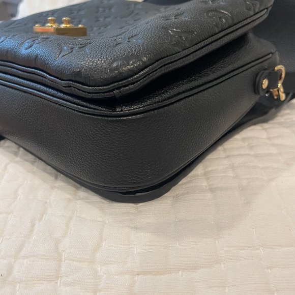 Louis Vuitton~ POCHETTE METIS~ Black - Picture 9 of 16
